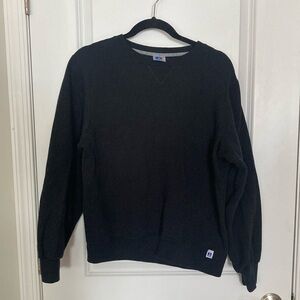 Russell Athletic crewneck sweatshirt. Size Small. Black.